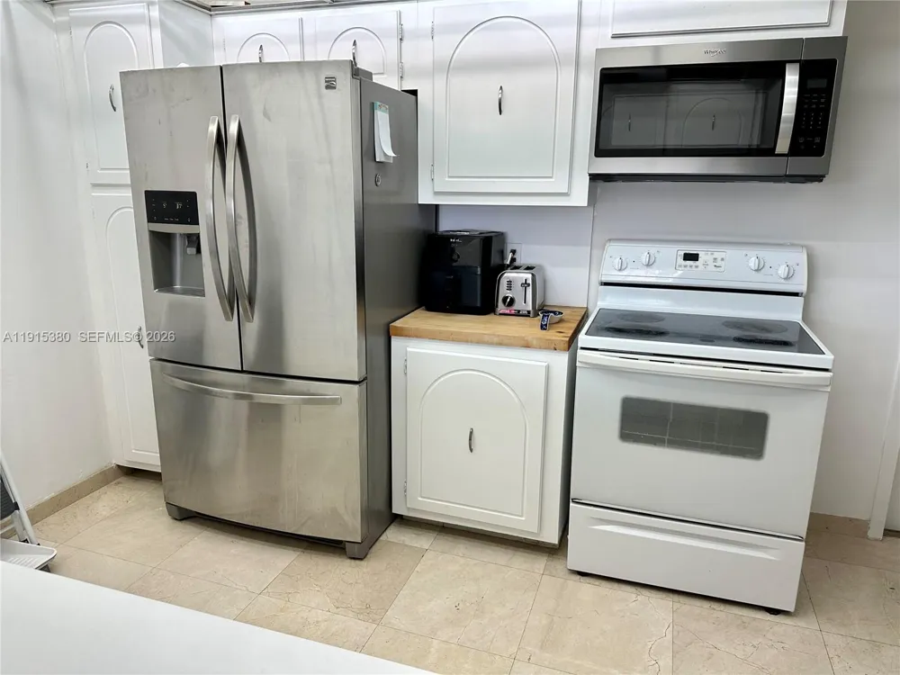 199 Ocean Lane Dr #1004 Key Biscayne, FL 33149