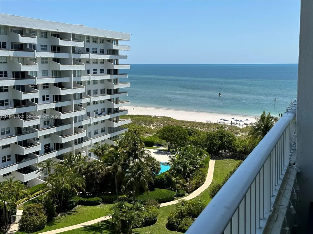 199 Ocean Lane Dr #1004 Key Biscayne, FL 33149