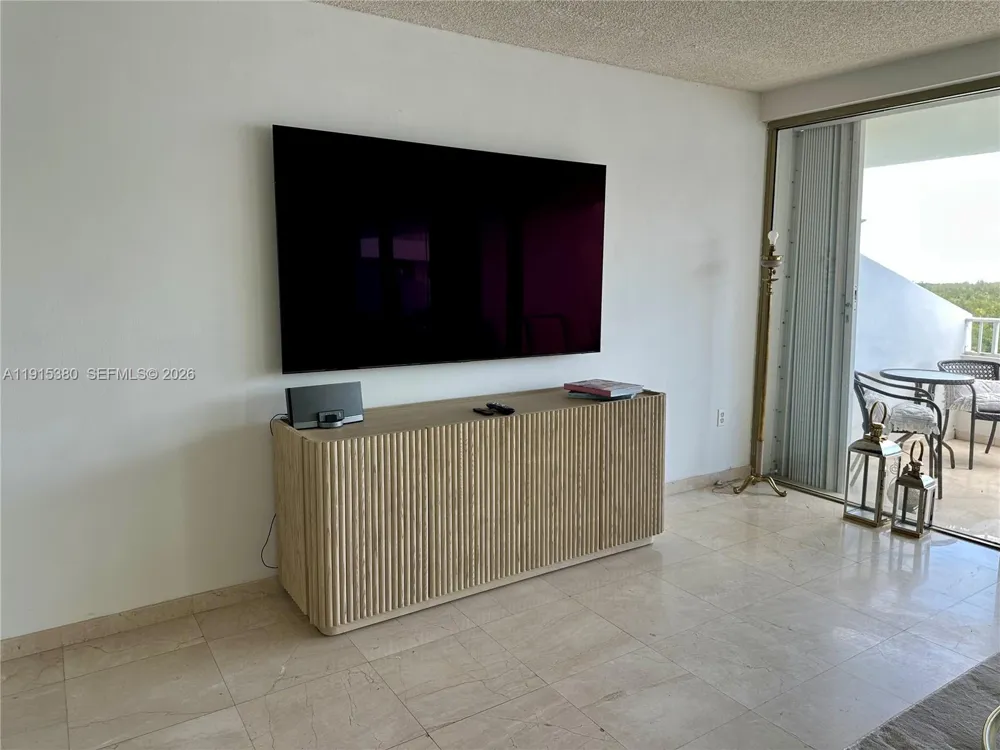 199 Ocean Lane Dr #1004 Key Biscayne, FL 33149