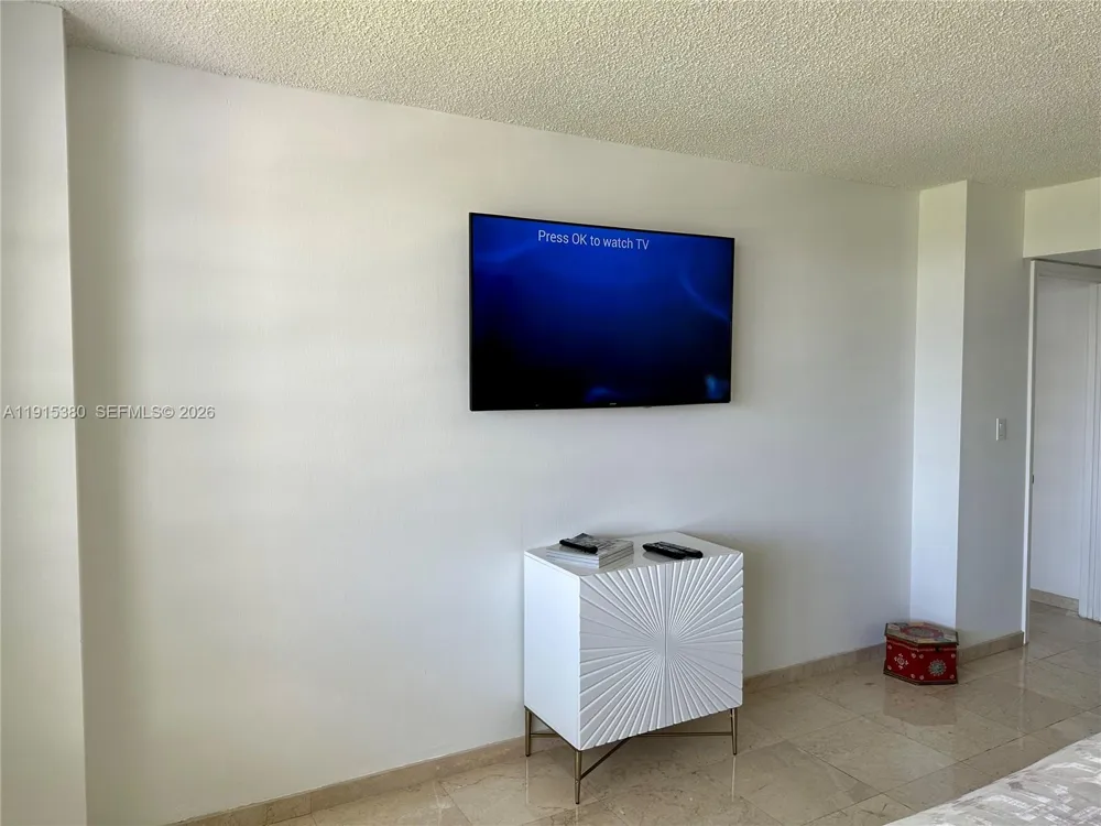 199 Ocean Lane Dr #1004 Key Biscayne, FL 33149