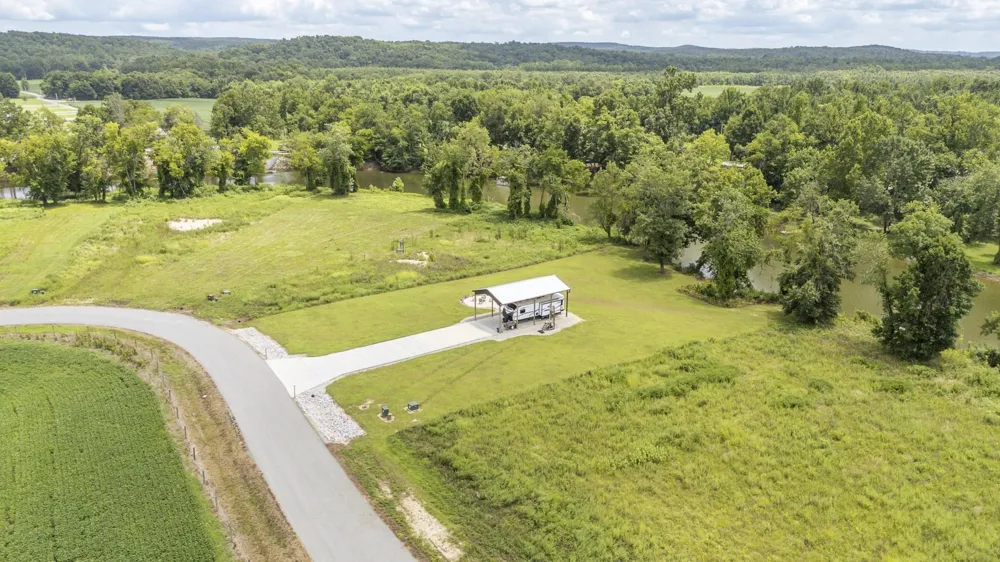 6425 CRAVENS RD Savannah, TN 38372