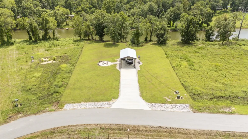 6425 CRAVENS RD Savannah, TN 38372