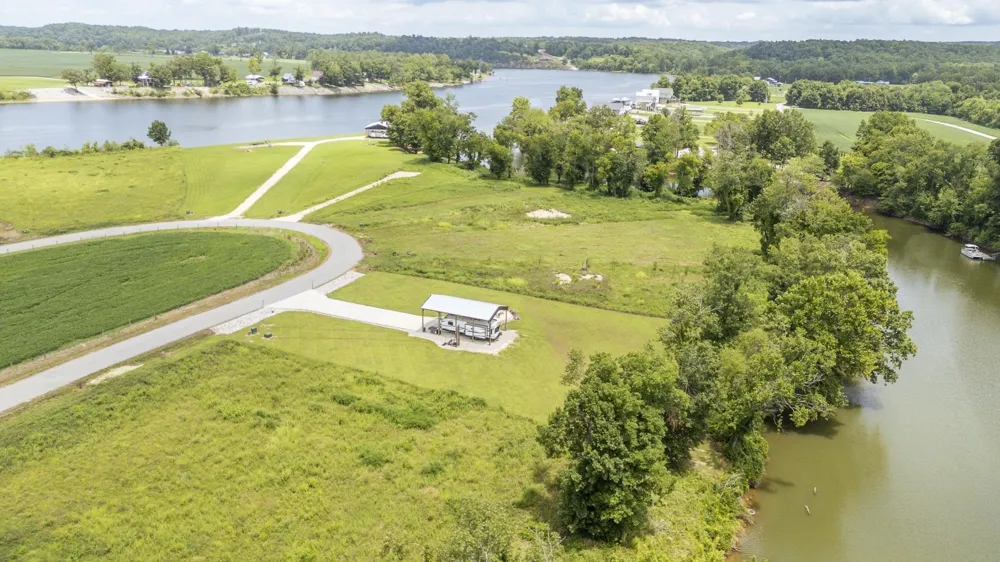 6425 CRAVENS RD Savannah, TN 38372