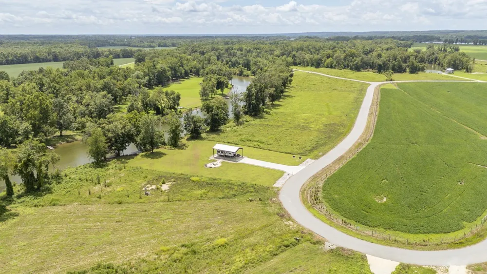 6425 CRAVENS RD Savannah, TN 38372