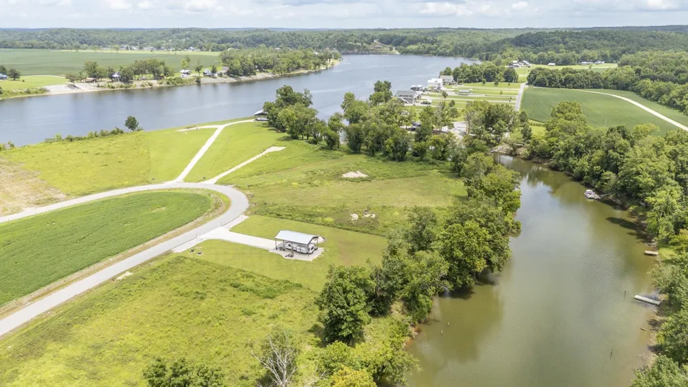 6425 CRAVENS RD Savannah, TN 38372