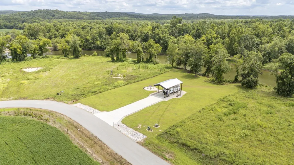 6425 CRAVENS RD Savannah, TN 38372