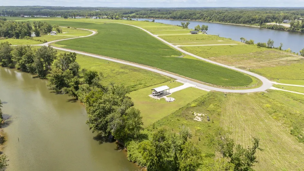 6425 CRAVENS RD Savannah, TN 38372