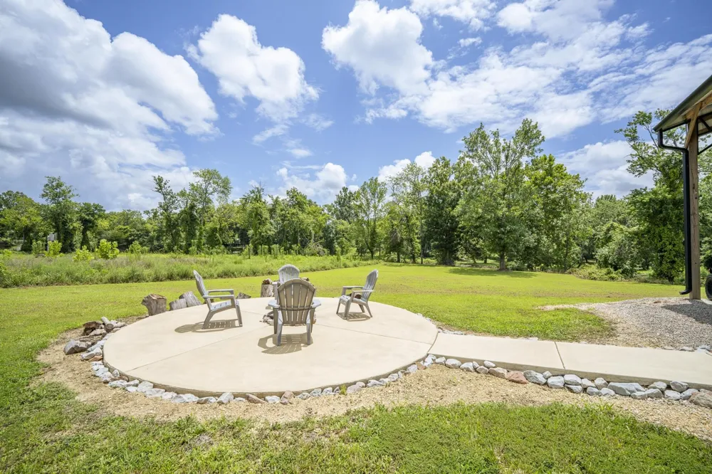 6425 CRAVENS RD Savannah, TN 38372