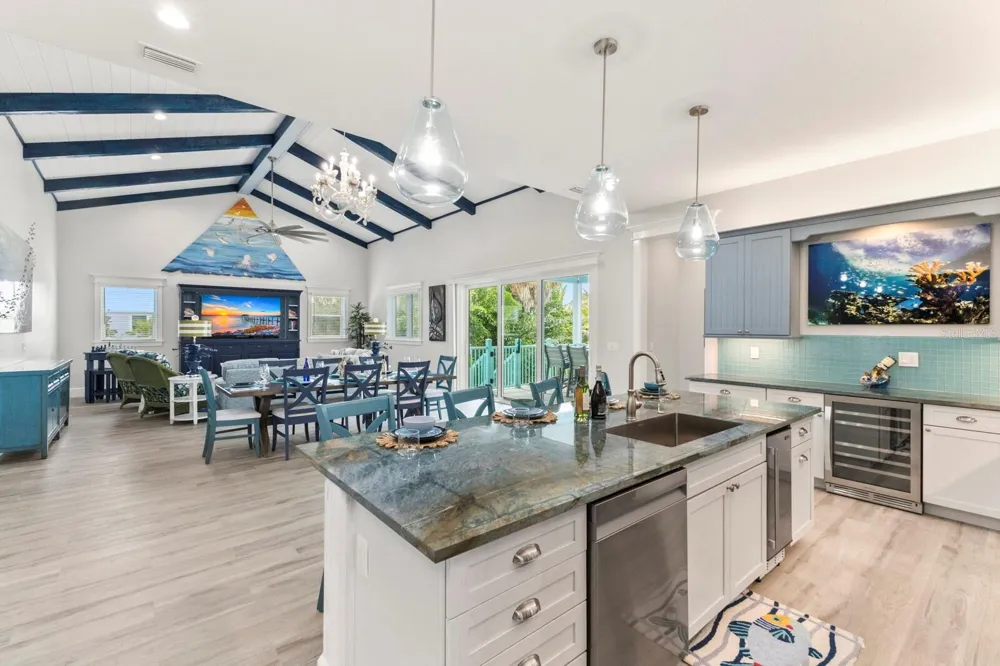 118 MANGROVE AVENUE Anna Maria, FL 34216