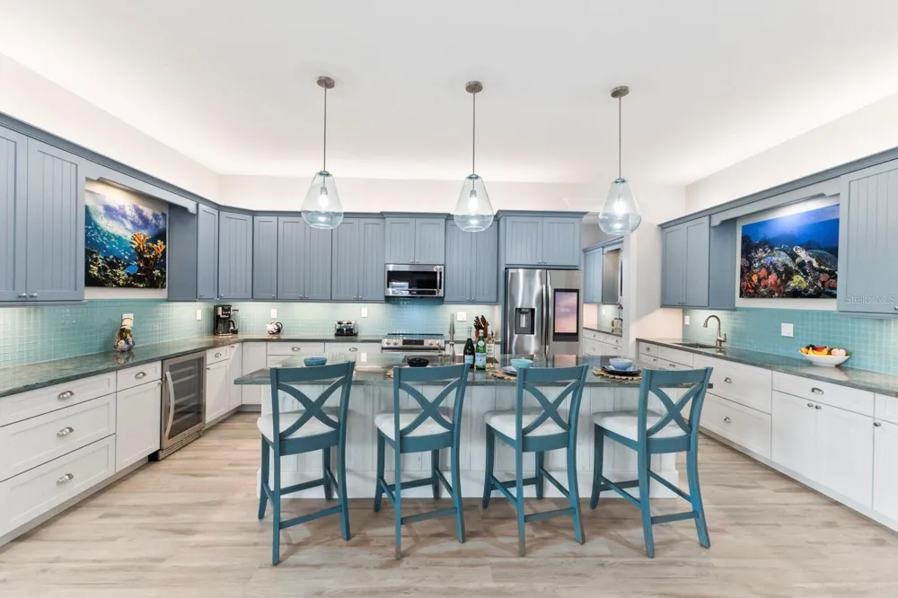 118 MANGROVE AVENUE Anna Maria, FL 34216