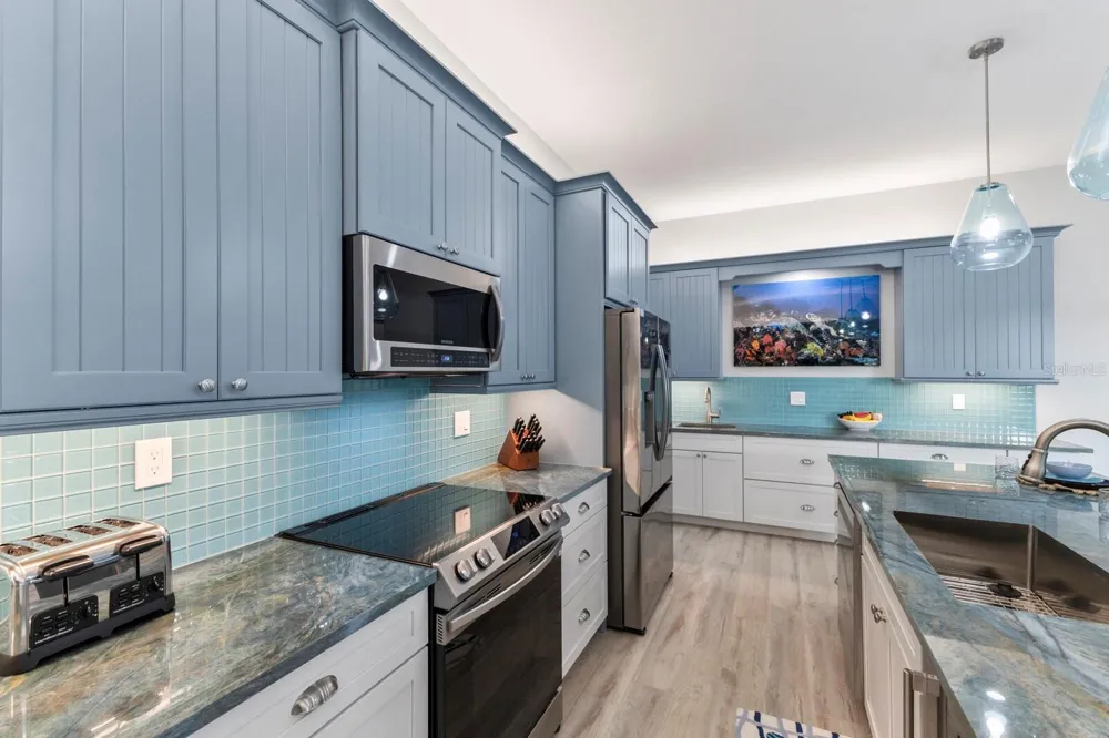 118 MANGROVE AVENUE Anna Maria, FL 34216