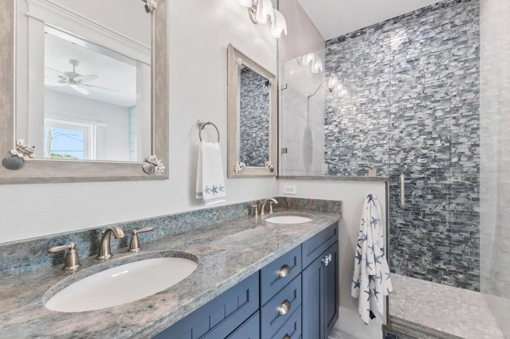 118 MANGROVE AVENUE Anna Maria, FL 34216
