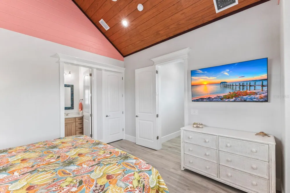 118 MANGROVE AVENUE Anna Maria, FL 34216