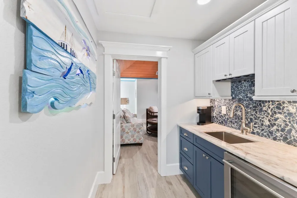 118 MANGROVE AVENUE Anna Maria, FL 34216