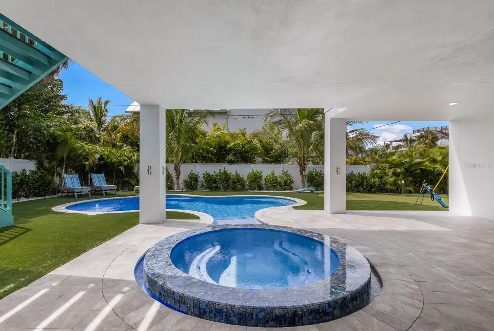 118 MANGROVE AVENUE Anna Maria, FL 34216
