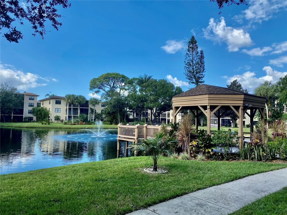 315 30TH AVENUE W #B305 Bradenton, FL 34205