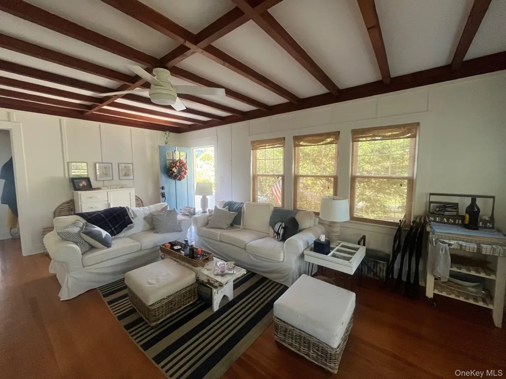22 Crescent Avenue Seaview, NY 11770