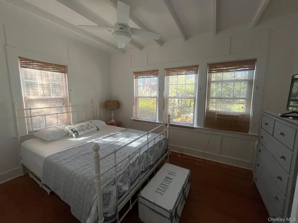 22 Crescent Avenue Seaview, NY 11770
