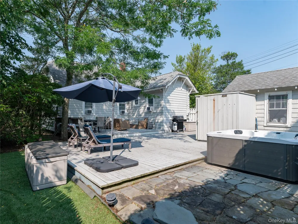 22 Crescent Avenue Seaview, NY 11770