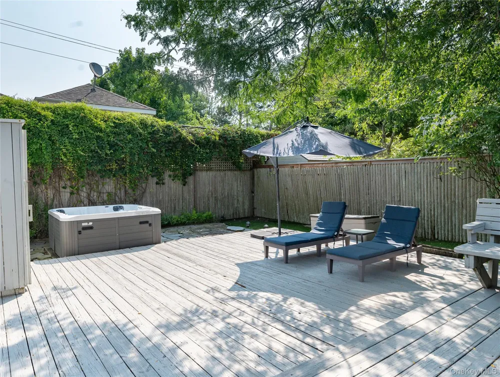 22 Crescent Avenue Seaview, NY 11770