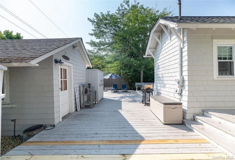 22 Crescent Avenue Seaview, NY 11770