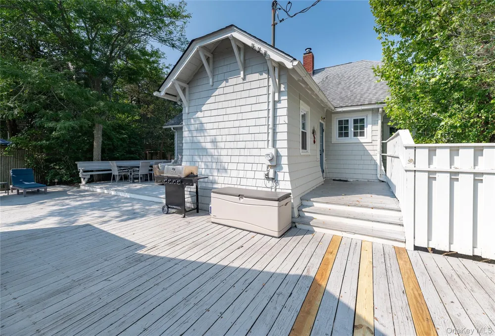 22 Crescent Avenue Seaview, NY 11770