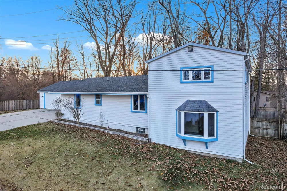 8165 Leonard Drive Holly Township, MI 48442
