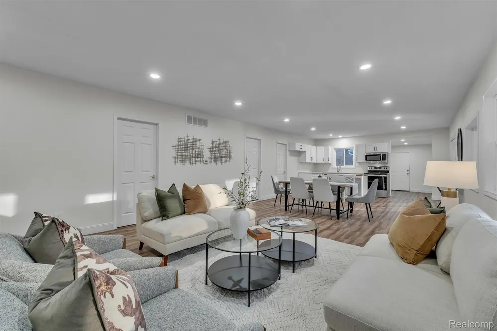 8165 Leonard Drive Holly Township, MI 48442