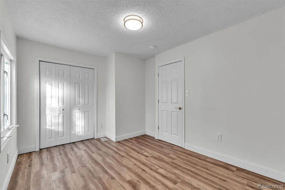 8165 Leonard Drive Holly Township, MI 48442