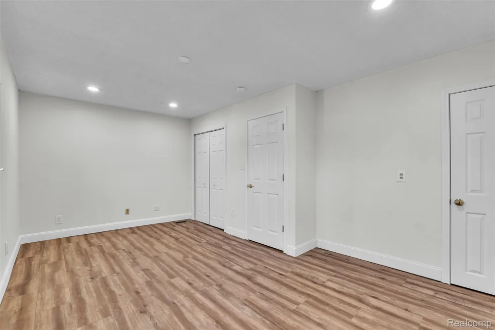 8165 Leonard Drive Holly Township, MI 48442