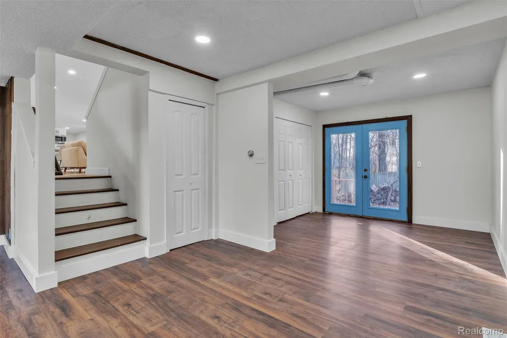 8165 Leonard Drive Holly Township, MI 48442