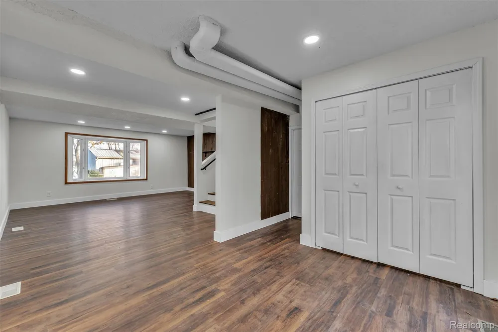 8165 Leonard Drive Holly Township, MI 48442