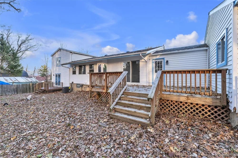 8165 Leonard Drive Holly Township, MI 48442