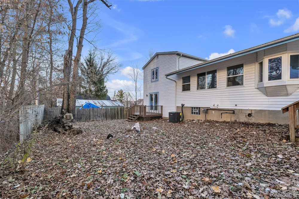 8165 Leonard Drive Holly Township, MI 48442