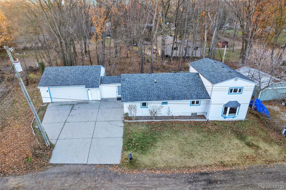 8165 Leonard Drive Holly Township, MI 48442