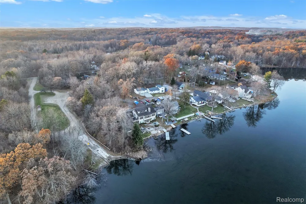 8165 Leonard Drive Holly Township, MI 48442
