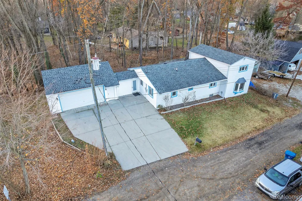 8165 Leonard Drive Holly Township, MI 48442