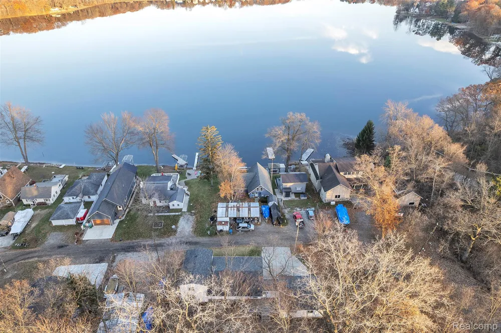 8165 Leonard Drive Holly Township, MI 48442