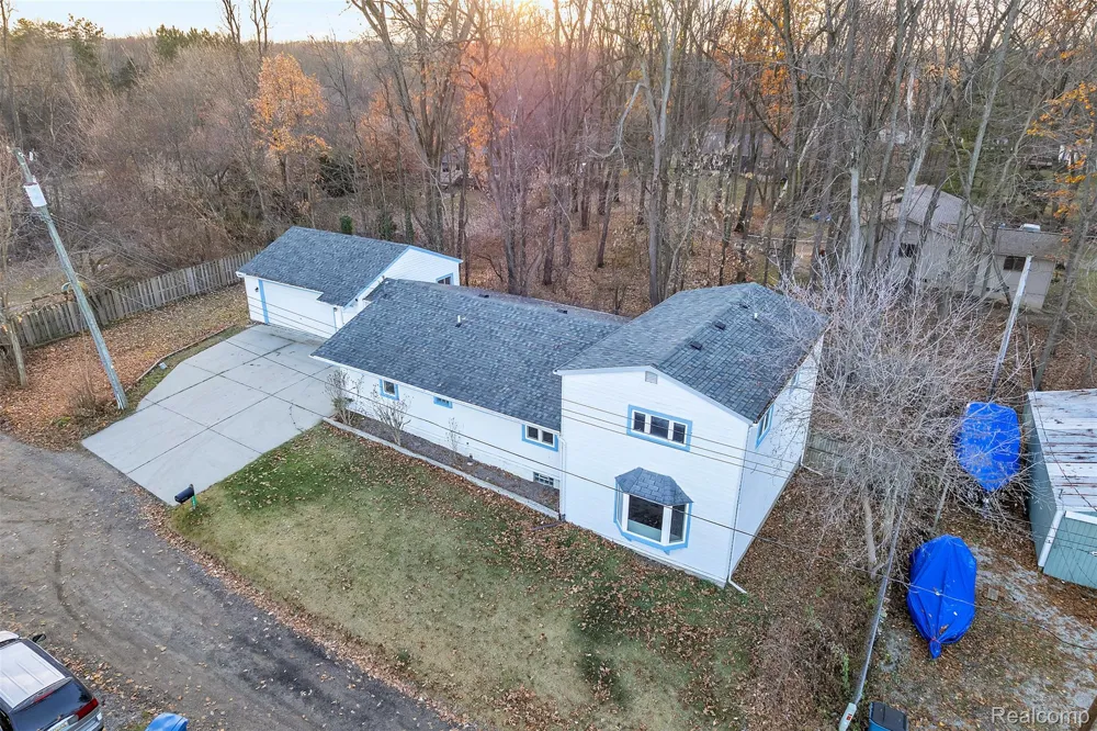 8165 Leonard Drive Holly Township, MI 48442