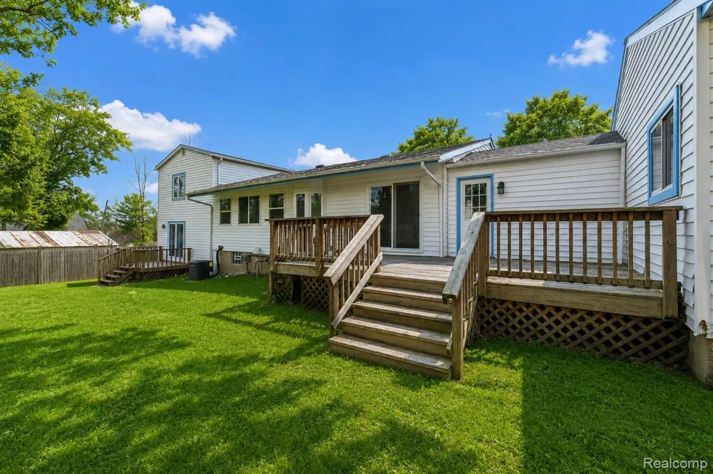 8165 Leonard Drive Holly Township, MI 48442