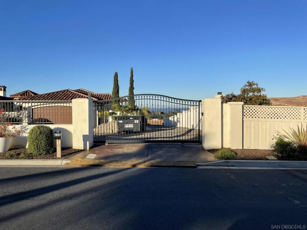 606 Camino De Orchidia Encinitas, CA 92024