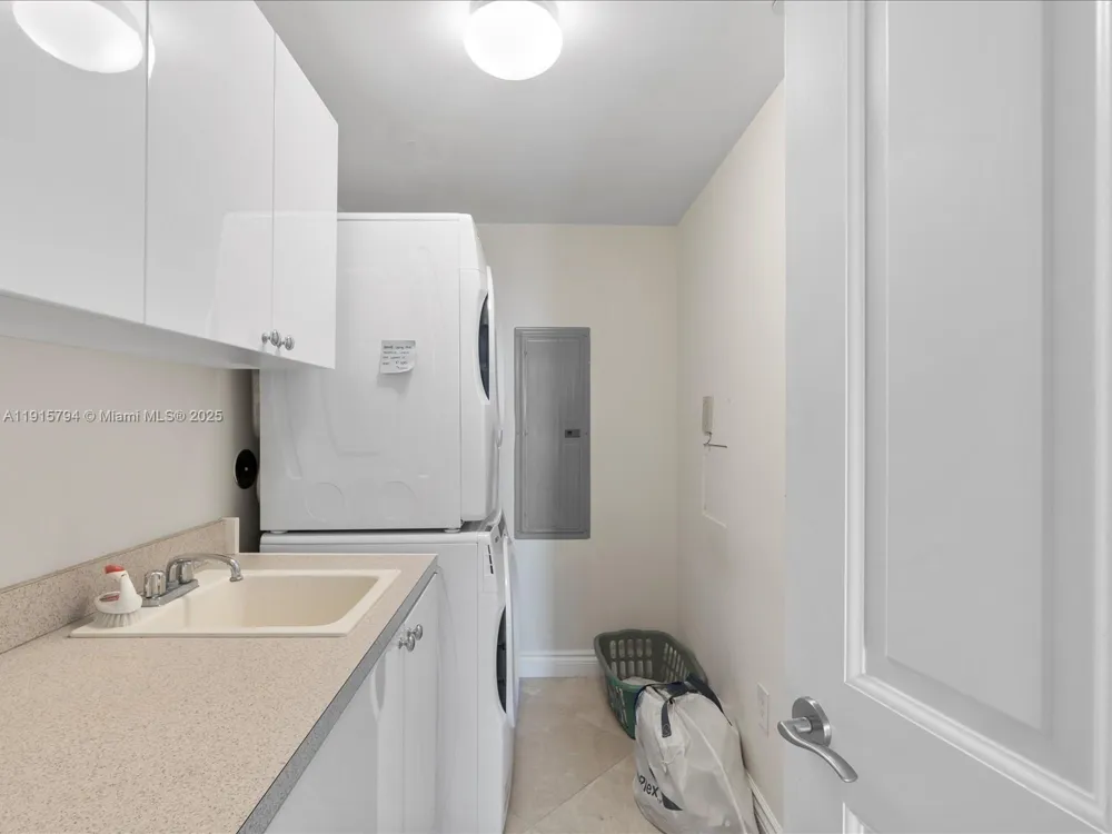 17875 Collins Ave #3305 Sunny Isles Beach, FL 33160