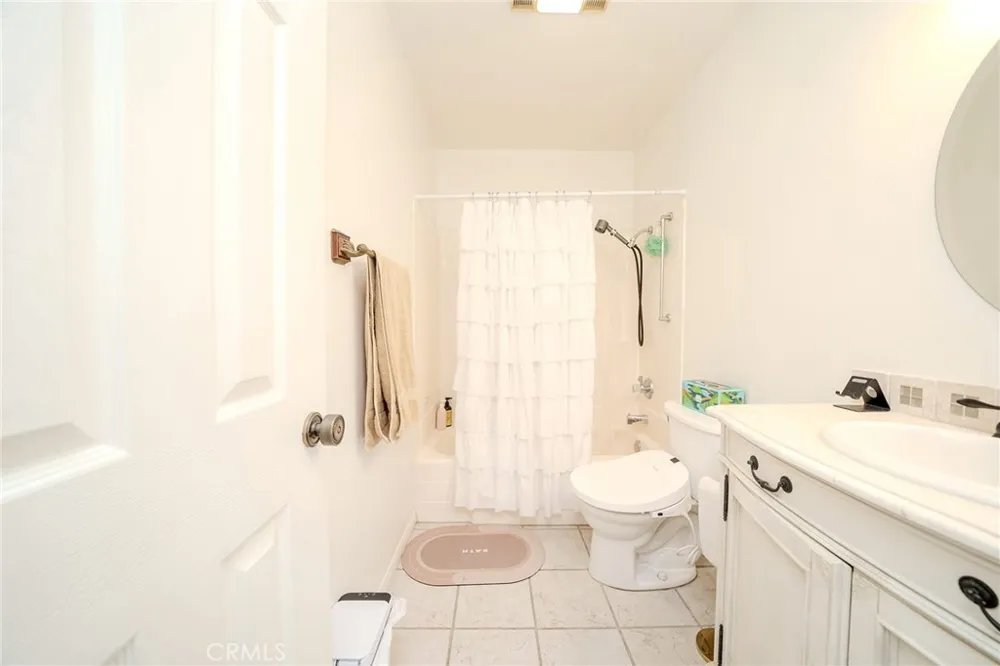 13526 La Jolla La Mirada, CA 90638