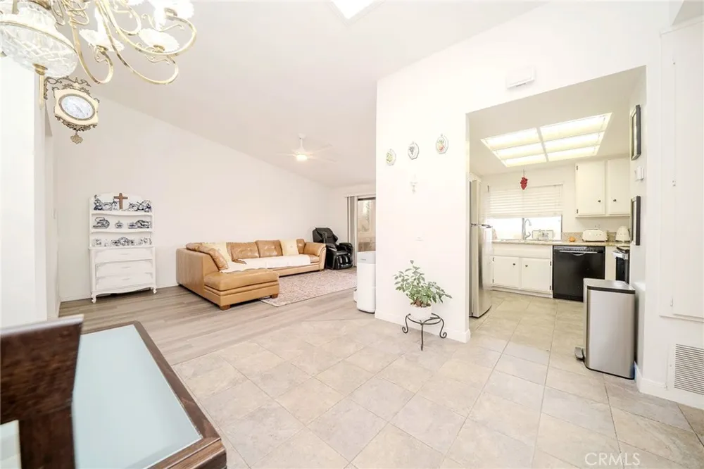 13526 La Jolla La Mirada, CA 90638