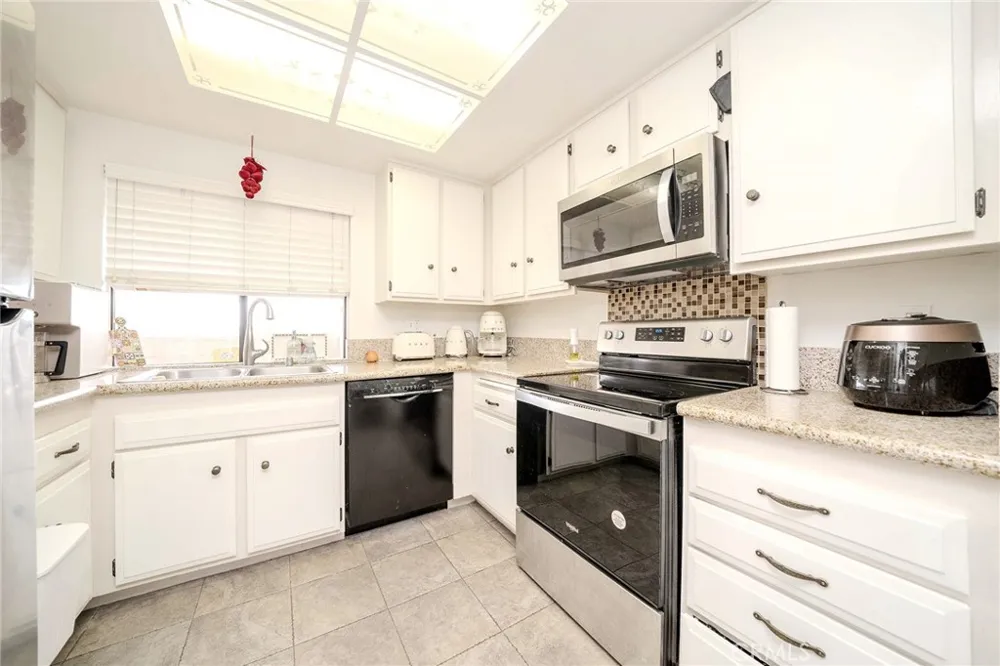 13526 La Jolla La Mirada, CA 90638