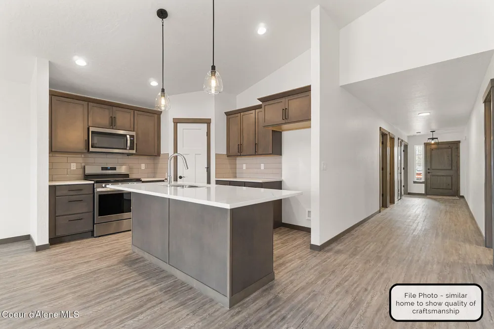 9007 W Swather Avenue Rathdrum, ID 83858