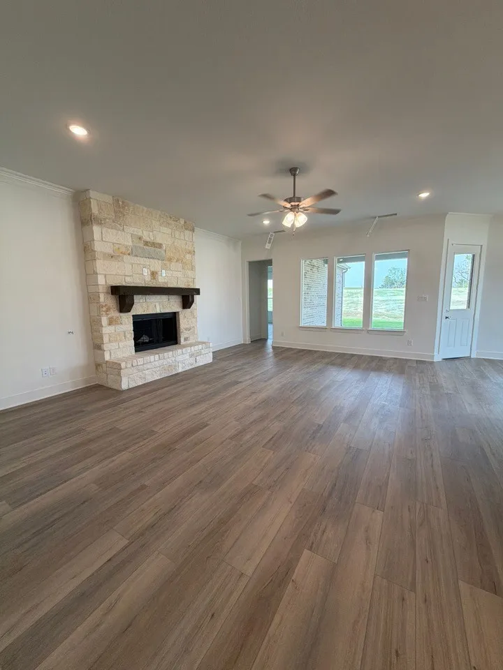 906 Perrin Lane Van Alstyne, TX 75495