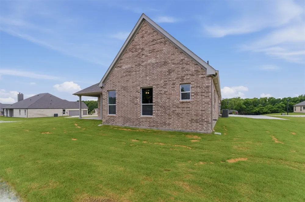 906 Perrin Lane Van Alstyne, TX 75495