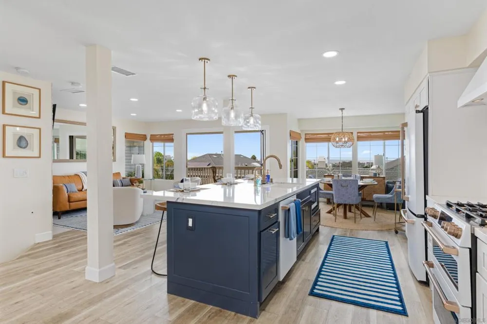 579 Hygeia #Unit A Encinitas, CA 92024
