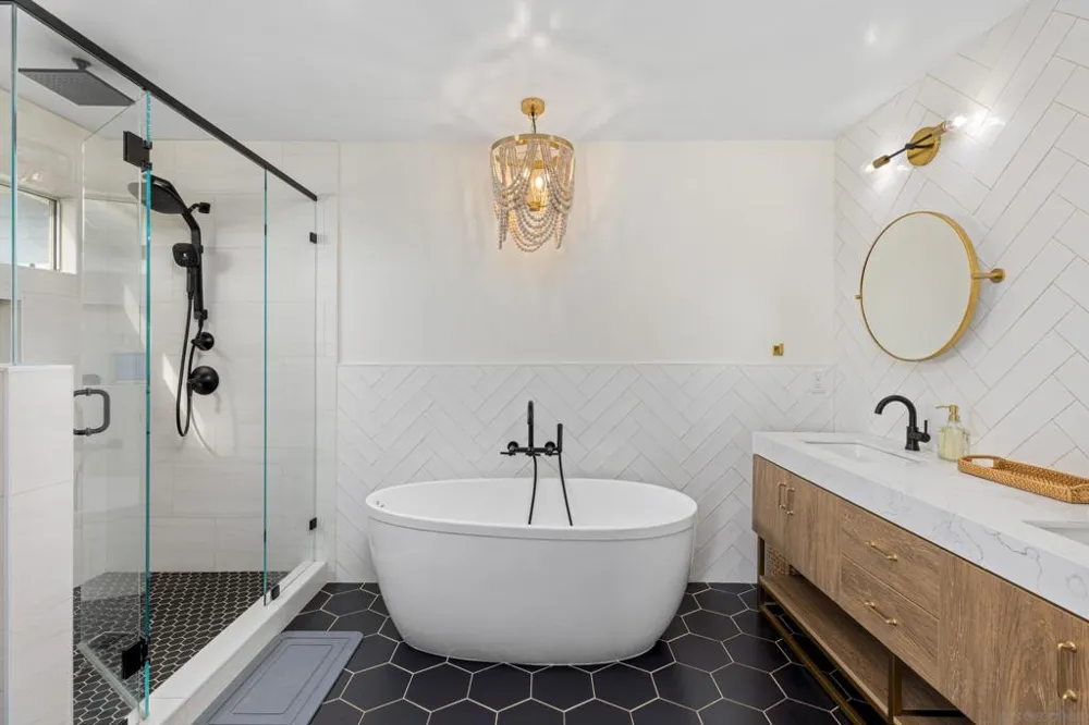 579 Hygeia #Unit A Encinitas, CA 92024